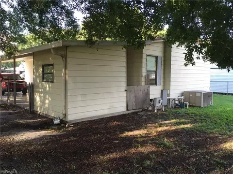 504 Bowden Rd, Clewiston, FL 33440 photo 2