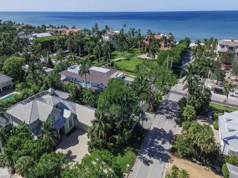 140 7th Ave N, Naples, FL 34102 photo 2