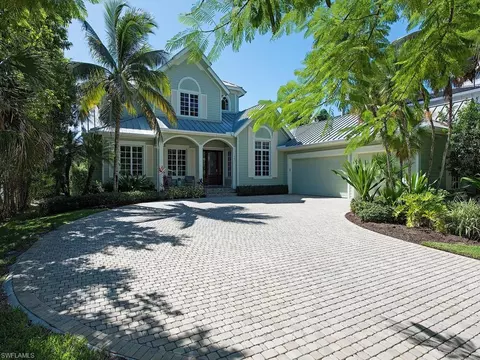 140 7th Ave N, Naples, FL 34102 photo 1