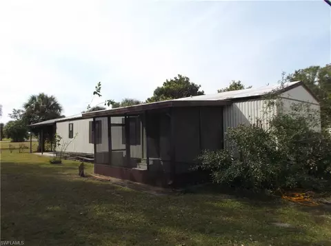 1265 Riverview Dr, Moore Haven, FL 33471 photo 3