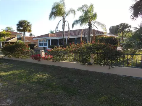 10900 Vanderbilt Dr, Naples, FL 34108 photo 1