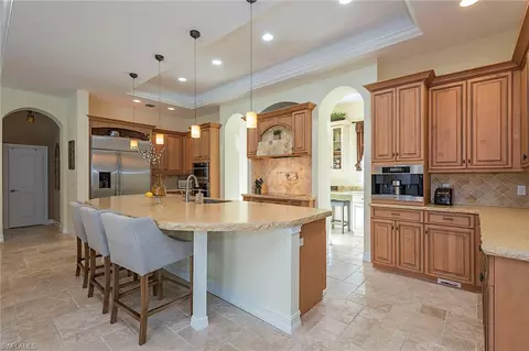 399 Saddlebrook Ln, Naples, FL 34110 photo 6