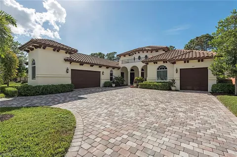 399 Saddlebrook Ln, Naples, FL 34110 photo 1