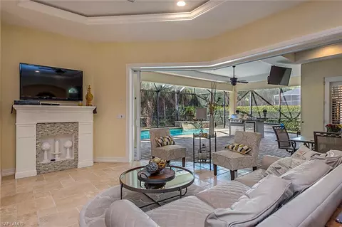 399 Saddlebrook Ln, Naples, FL 34110 photo 5