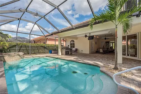 399 Saddlebrook Ln, Naples, FL 34110 photo 16