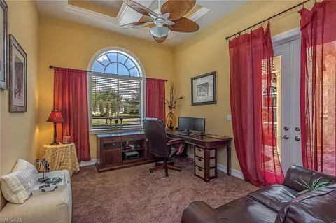 399 Saddlebrook Ln, Naples, FL 34110 photo 9