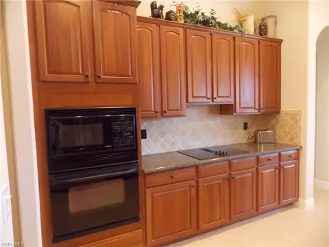 5015 Cerromar Dr, Naples, FL 34112 photo 9