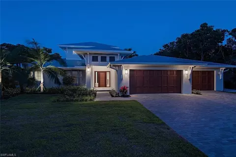 682 Rudder Rd, Naples, FL 34102 photo 2