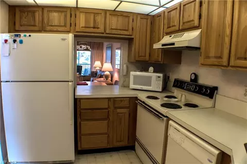 1 High Point Cir W #202, Naples, FL 34103 photo 6