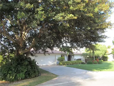 755 High Pines Dr, Naples, FL 34103 photo 2