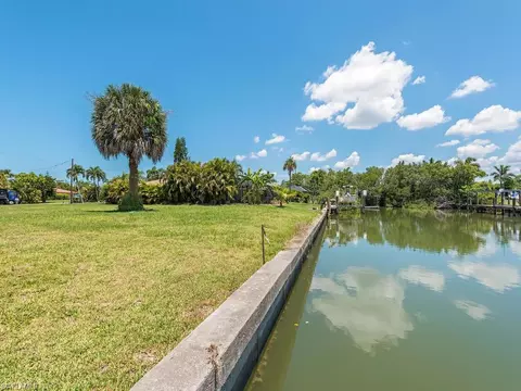 405 Capri Blvd, Naples, FL 34113 photo 1
