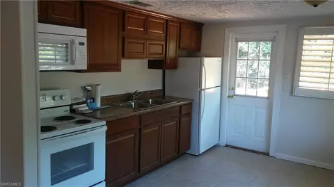 8650 Mockingbird Ln, Estero, FL 33928 photo 7