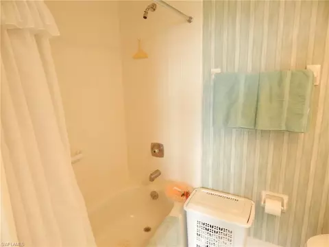 21 High Point Cir E #404, Naples, FL 34103 photo 8