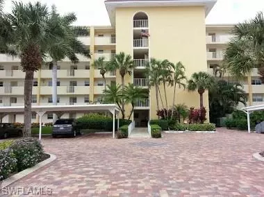 21 High Point Cir E #404, Naples, FL 34103 photo 2