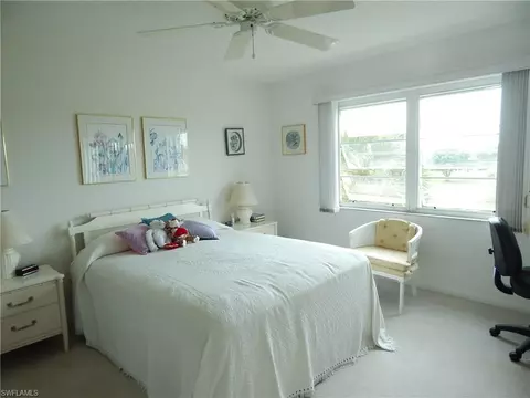 21 High Point Cir E #404, Naples, FL 34103 photo 7