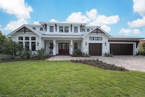 636 Wedge Dr, Naples, FL 34103 photo 1