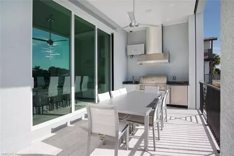 402 Pine Ave, Naples, FL 34108 photo 8