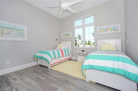 402 Pine Ave, Naples, FL 34108 photo 13