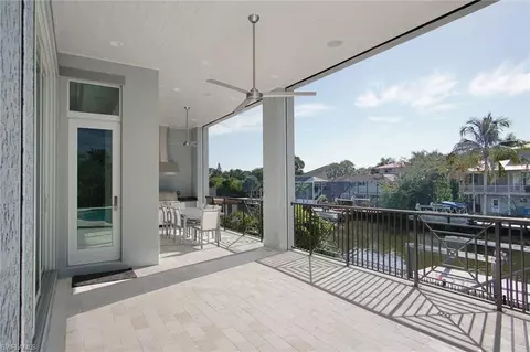 402 Pine Ave, Naples, FL 34108 photo 7