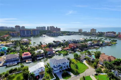 402 Pine Ave, Naples, FL 34108 photo 24