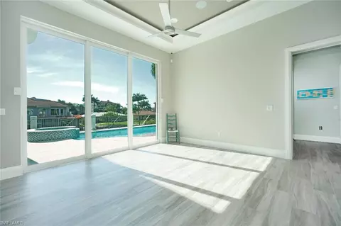 402 Pine Ave, Naples, FL 34108 photo 3