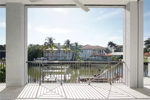 402 Pine Ave, Naples, FL 34108 photo 9