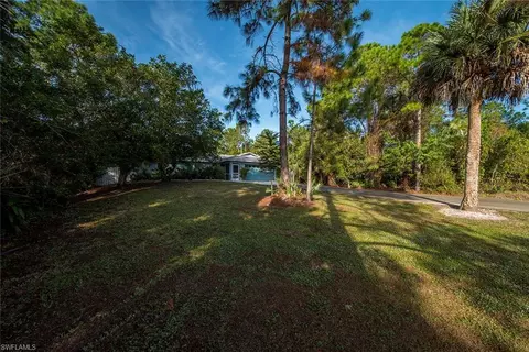 331 4th St SE, Naples, FL 34117 photo 4
