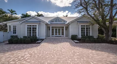 170 Shell Aly, Naples, FL 34102 photo 1