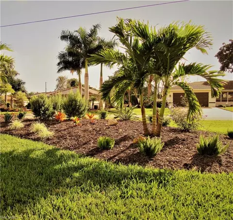 563 Cypress Way E, Naples, FL 34110 photo 3