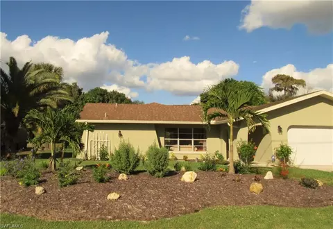 563 Cypress Way E, Naples, FL 34110 photo 9