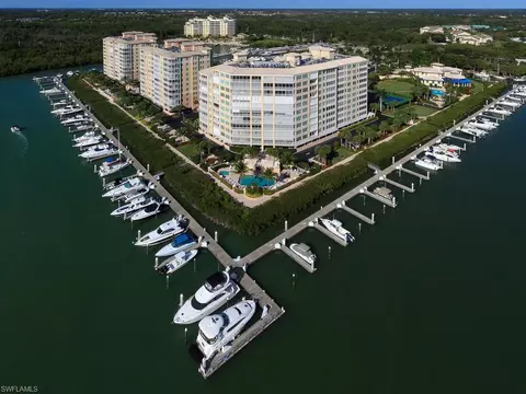 425 Dockside Dr #305, Naples, FL 34110 photo 15