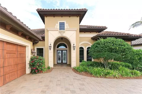 6444 Costa Cir, Naples, FL 34113 photo 2