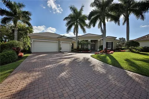 600 Putter Point Pl, Naples, FL 34103 photo 2