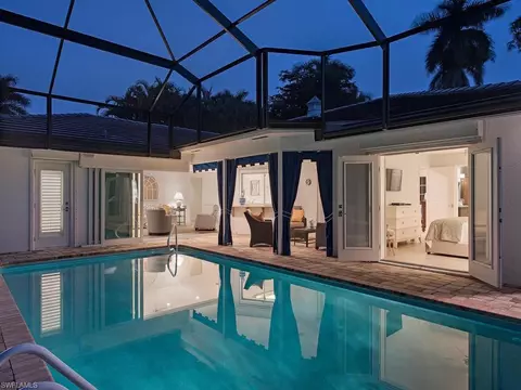 421 Wedge Dr, Naples, FL 34103 photo 4