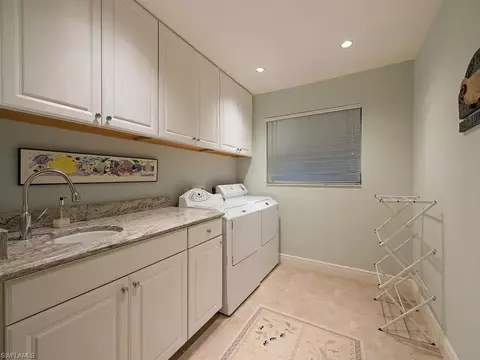 421 Wedge Dr, Naples, FL 34103 photo 18