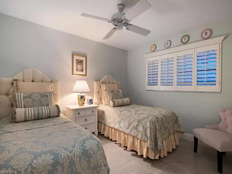 421 Wedge Dr, Naples, FL 34103 photo 16