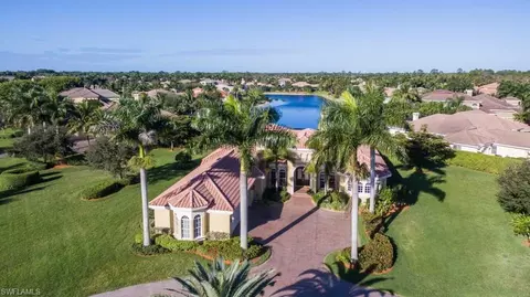 7857 Classics Dr, Naples, FL 34113 photo 3
