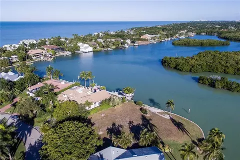 5 Sabre Ln, Naples, FL 34102 photo 3