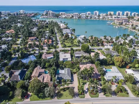 2705 Crayton Rd, Naples, FL 34103 photo 1