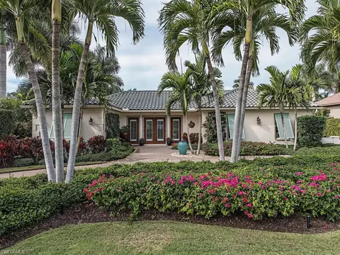 2705 Crayton Rd, Naples, FL 34103 photo 4