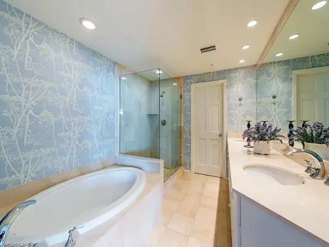 60 Seagate Dr #804, Naples, FL 34103 photo 8