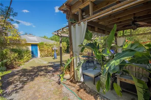 541 2nd Ave N, Naples, FL 34102 photo 2