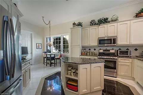 8532 Mallards Pt, Naples, FL 34114 photo 2