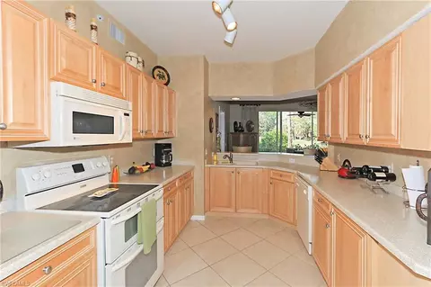 8135 Celeste Dr #4120, Naples, FL 34113 photo 8