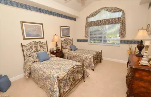 402 Edgemere Way E, Naples, FL 34105 photo 16