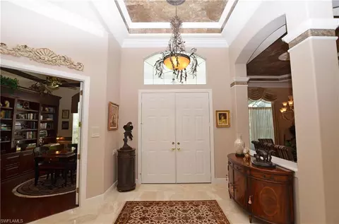 402 Edgemere Way E, Naples, FL 34105 photo 2