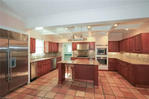 400 Cocohatchee Blvd, Naples, FL 34110 photo 2