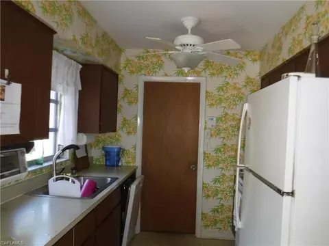 4822 Devon Cir, Naples, FL 34112 photo 7