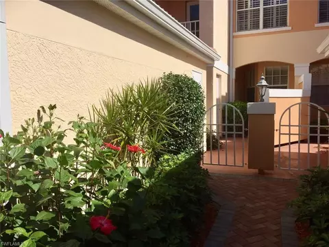 8395 Excalibur Cir #E2, Naples, FL 34108 photo 1