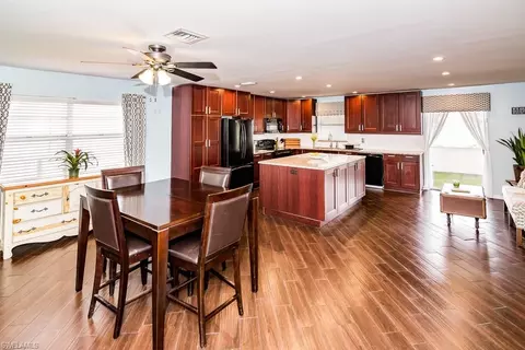 1082 Bluebird St, Naples, FL 34104 photo 6